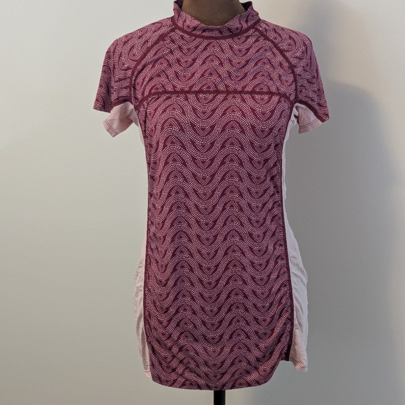 Patagonia Microswell Short Sleeve Rashguard Arrow Red Womens L (mislabeled) - Picture 3 of 8